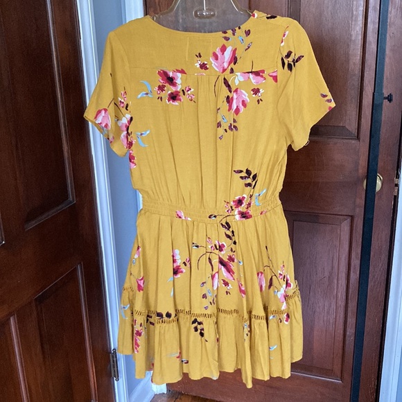 BRAND: Sunday Mi Amor SIZE: XS. COLOR: Gold multicolor - Picture 3 of 3